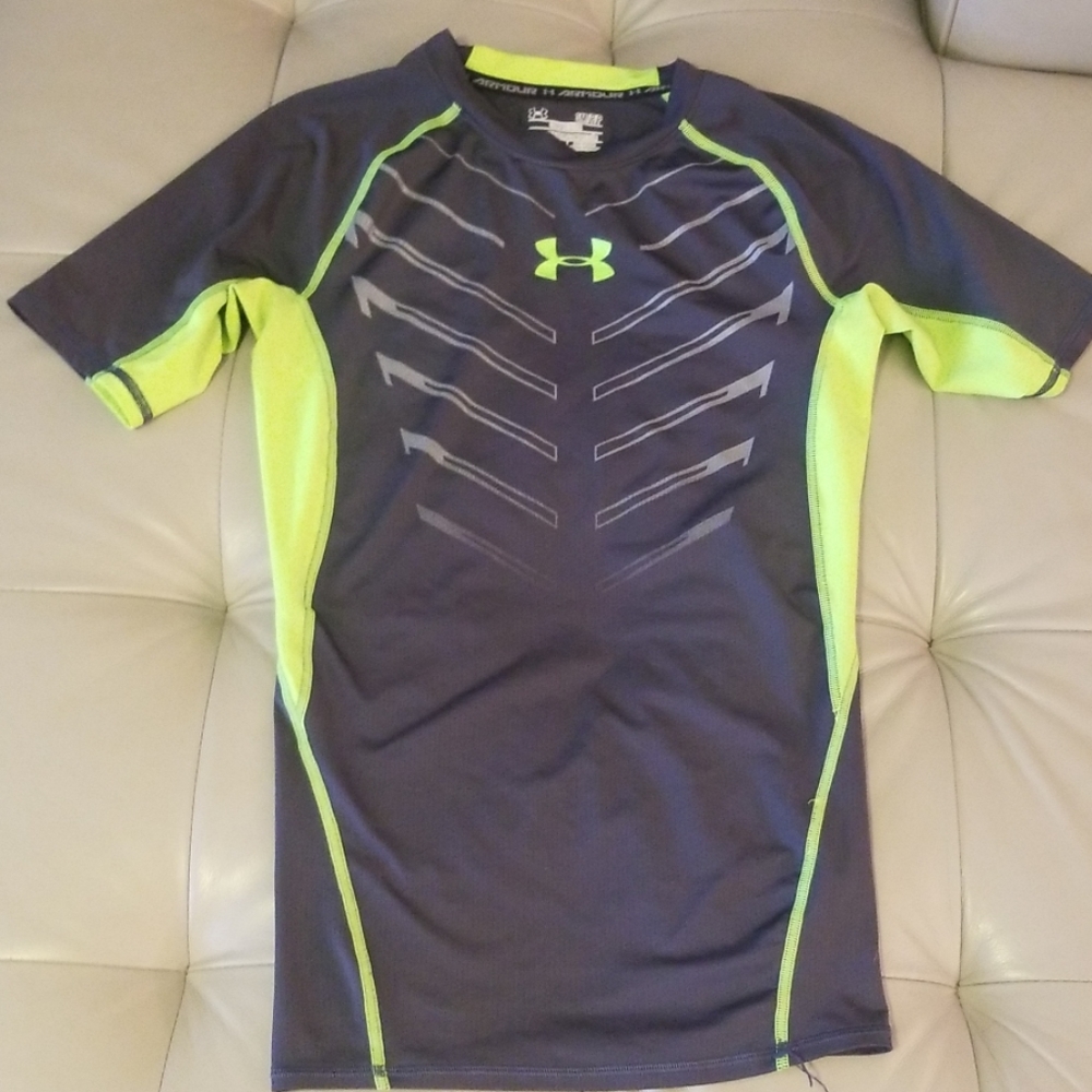 Under Armour men's compression shirt. Sz S.